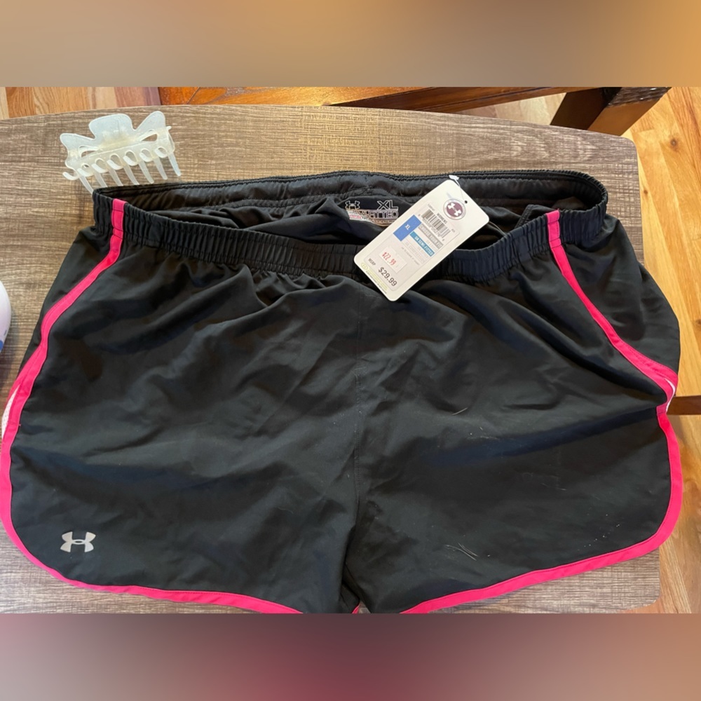 Under Armour NWT XL running shorts with built in